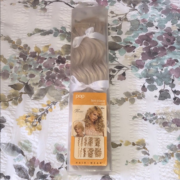 Swedish blonde synthetic hair extensions bnib - Picture 1 of 7